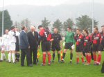 Mel Charles yn cwrdd r chwaraewyr / Mel Charles meets the players