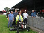 Rhai o'r helpwyr wrth eu gwaith at y Traeth / Some of the helpers at work on the Traeth.